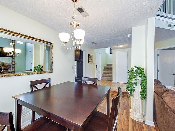 5th image of 6490 Miramar Ct