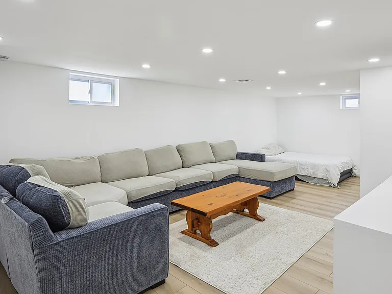 120 Hulick St — Photo 10