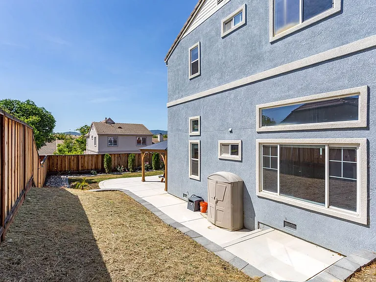 2902 Haddington Ct — Photo 48