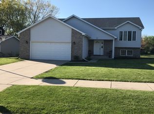 9630 Arthur St, Crown Point, IN 46307