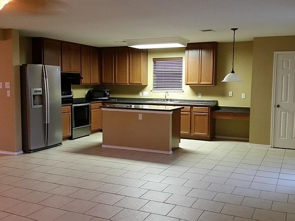 Kitchen (open floor)