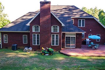 2nd image of 2900 Waterford Ln