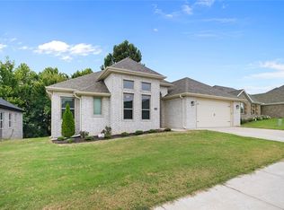 1568 N Dawes, Fayetteville, AR 72704