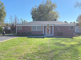 2541 3rd Ave NW, Hickory, NC 28601