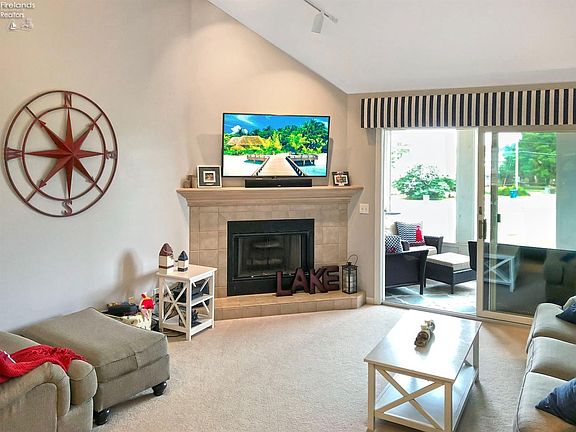3rd image of 10961 N Bay Point Dr