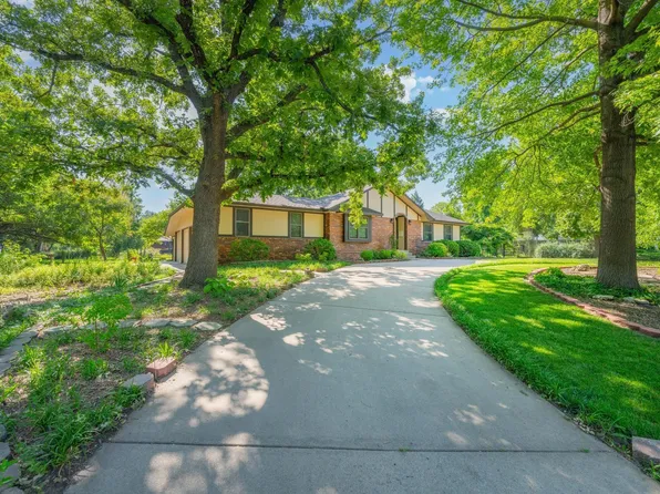 1517 N Washington Ave, Wellington, KS 67152