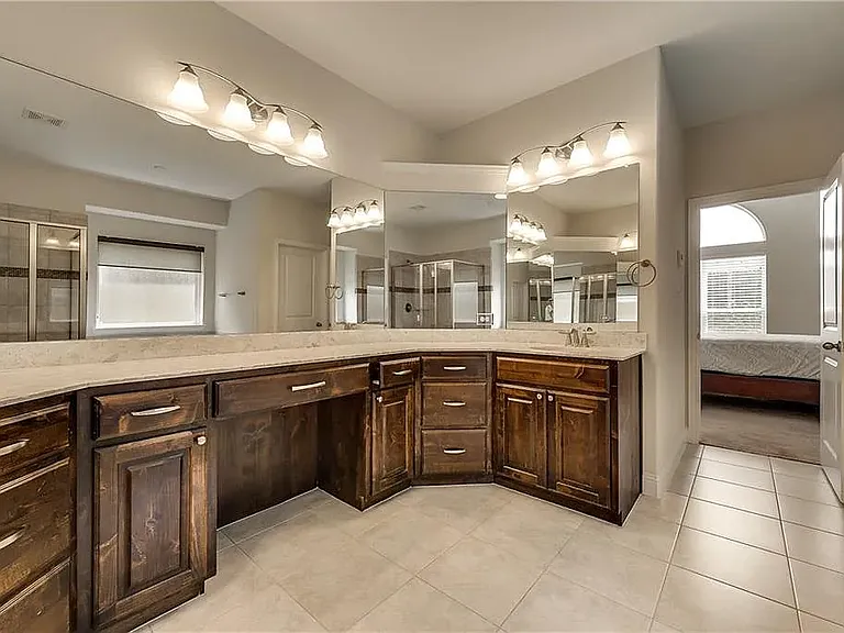 2512 Fountain Gate Dr — Photo 7
