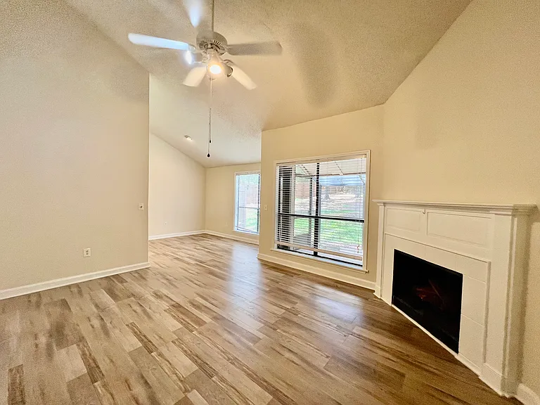 940 Douglas Ave #104 — Photo 6