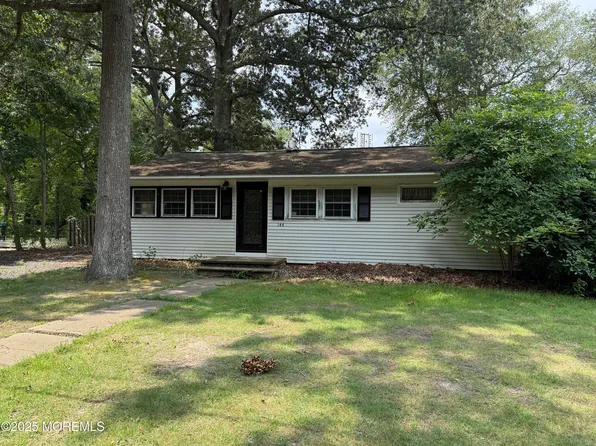 144 Red Bank Avenue, Bayville, NJ 08721