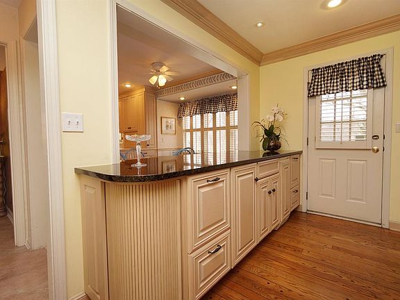 3rd image of 10603 Brandywine Ln