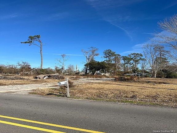 2nd image of 422 Debra Ln