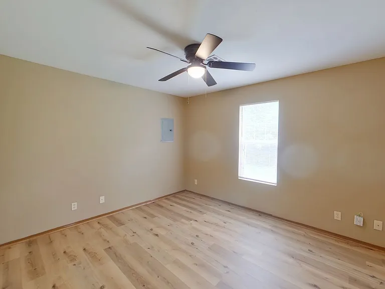 609 S Mount Carmel Ave — Photo 11