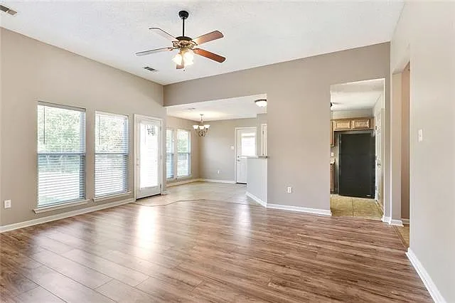 115 Pear St — Photo 2