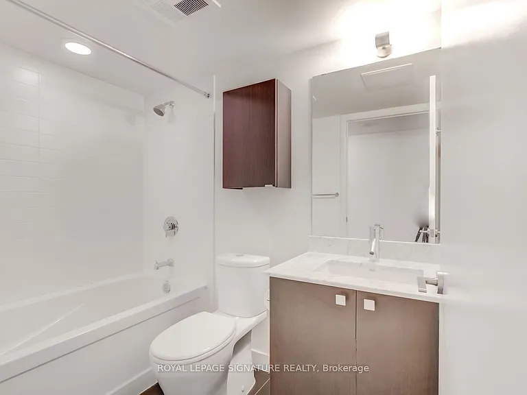 775 King St W #202 — Photo 5