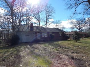 1640 Sanford Dr, Winston Salem, NC 27105