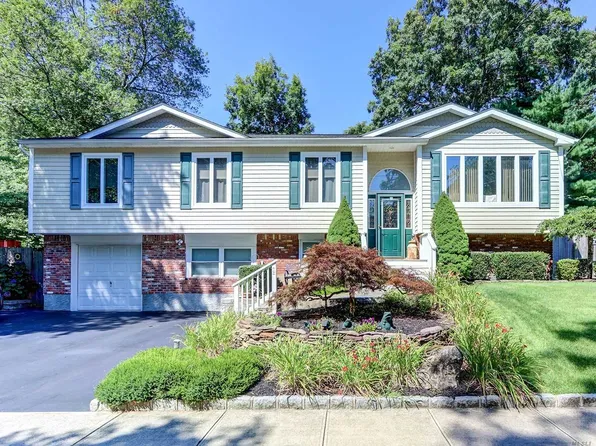 6 Orchard Ave, Saint James, NY 11780