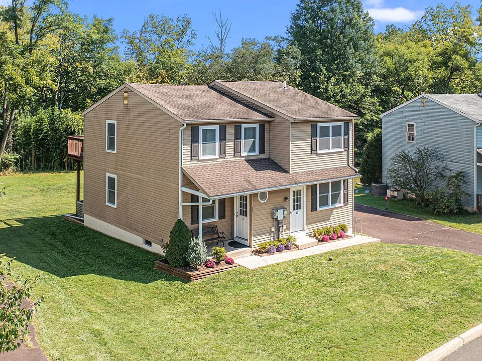 21 Winard Cir