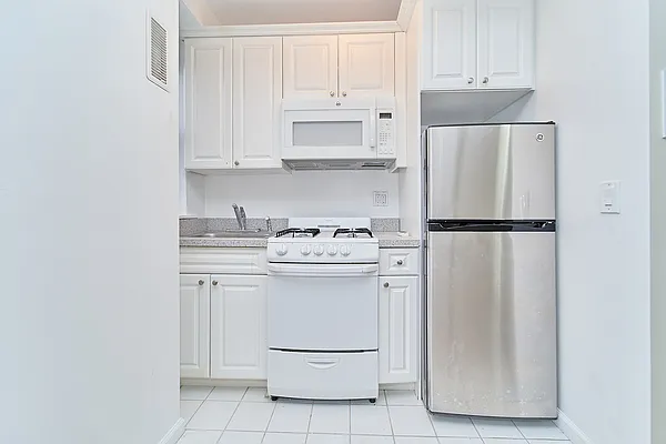 Rented by Living New York | media 12