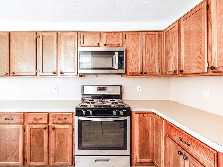 2103 Charlton House Ln — Photo 12