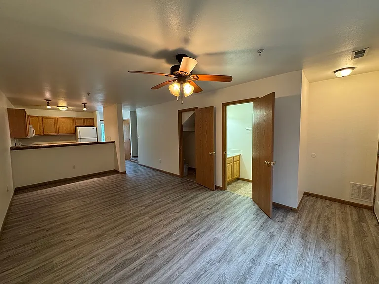 700 Hillside Rd — Photo 28