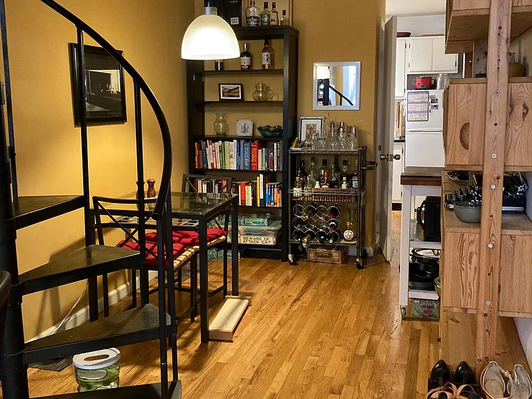 214 9th St #2B — Photo 40