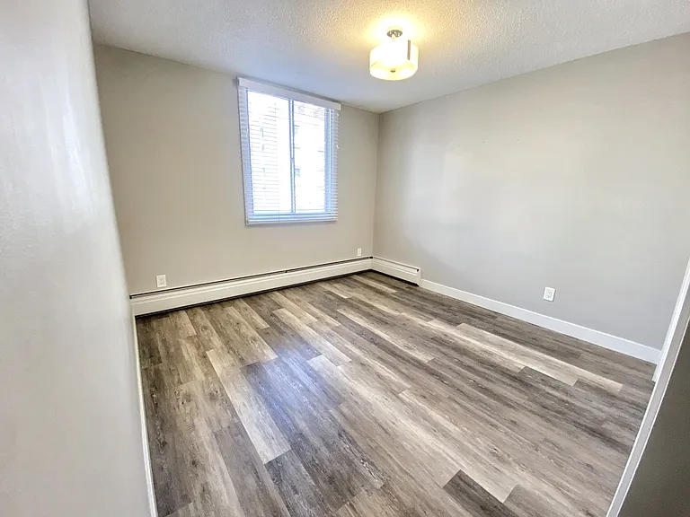 824 13th Ave SW — Photo 33