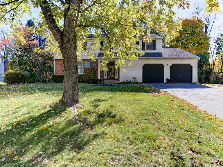 13 Cloverfield Dr — Photo 51