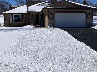 2685 Shadow Wood Ct, Chaska, MN 55318