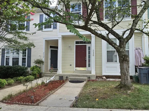 210 Twelve Oaks Dr, Gaithersburg, MD 20878