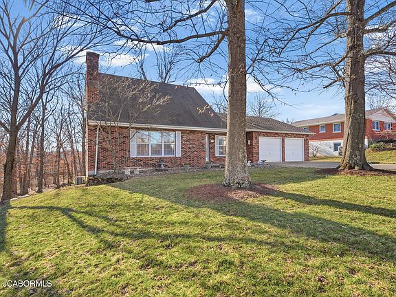 2nd image of 118 N Linnwood Dr