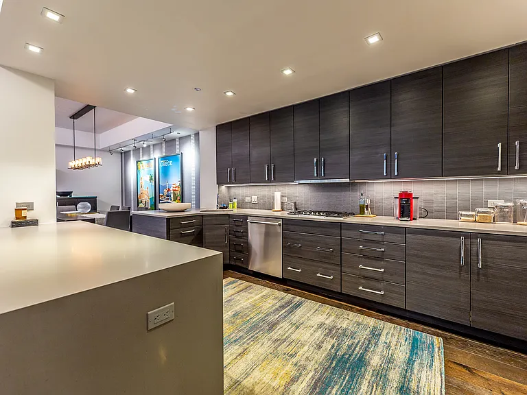 720 N Larrabee St #203 — Photo 10