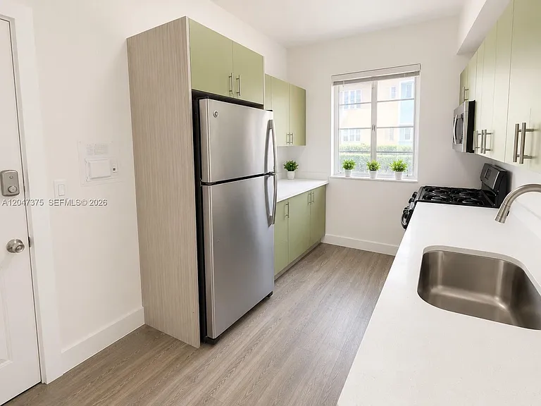 762 Lenox Ave #2 — Photo 6