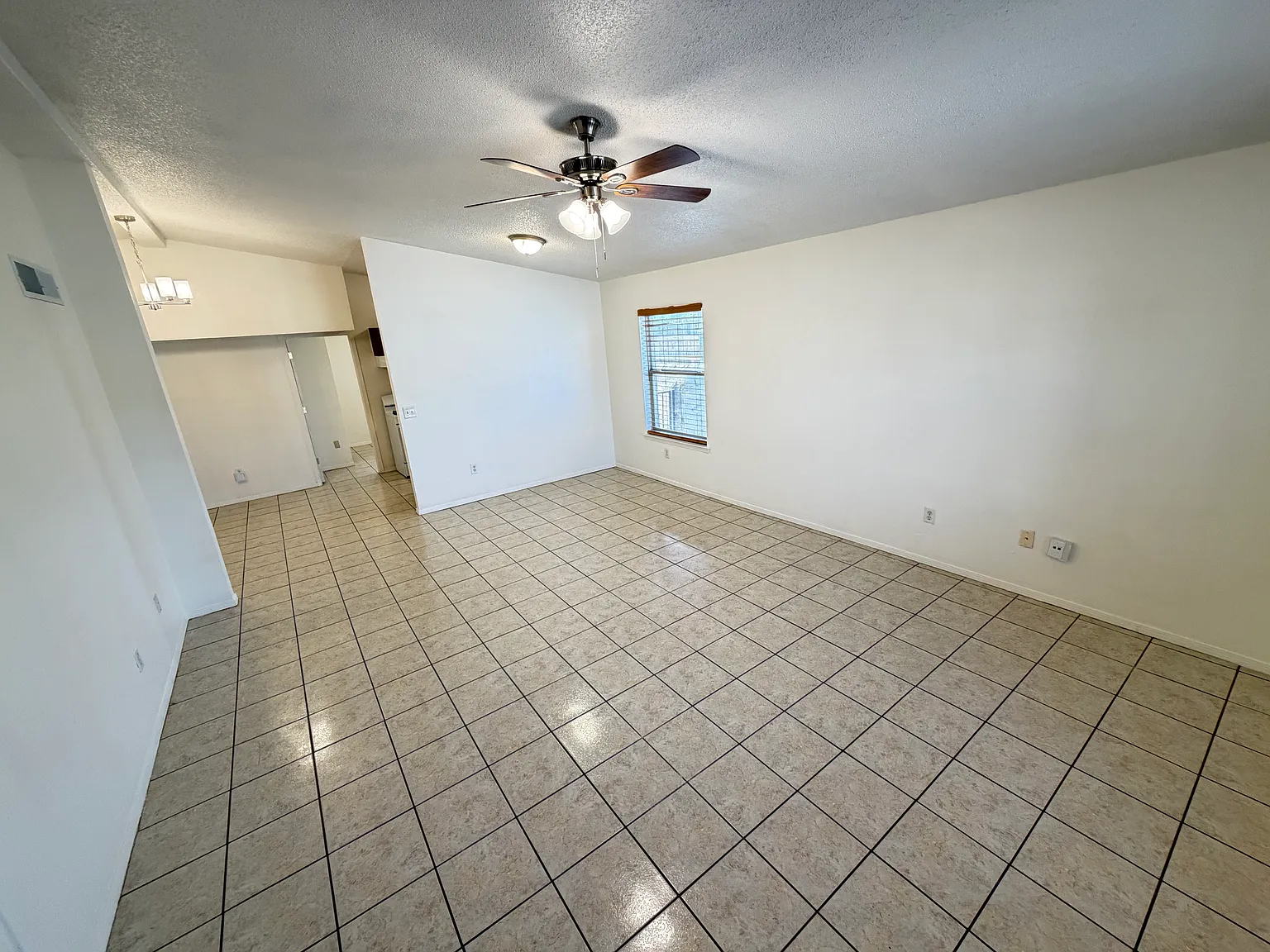 3 bed, 1086 sqft, $1,500 — Photo 2