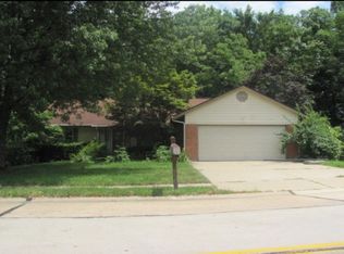 2250 Graystone Dr, Saint Charles, MO
