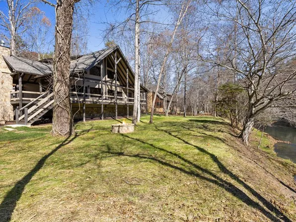 577 Blackberry Dr, Mineral Bluff, GA 30559