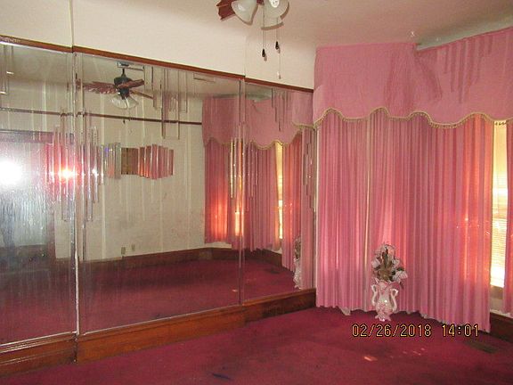2nd image of 4248 W Washington Blvd