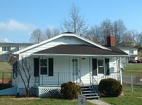 1st image of 415 Spurgeon Ln
