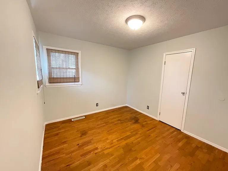 1211 E Rosebrier St — Photo 9