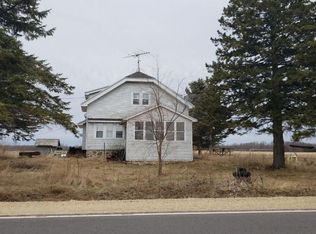 W2467 County Rd E, Cecil, WI 54111
