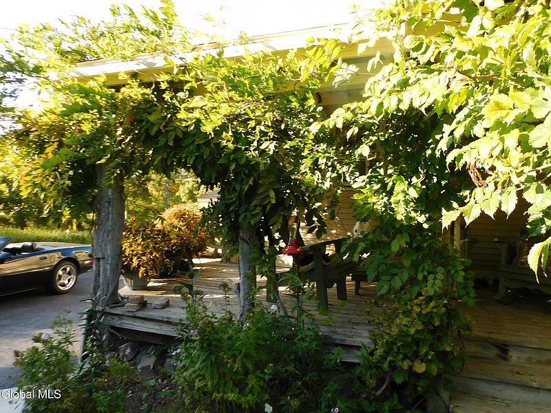 5th image of 16 Carillon Road