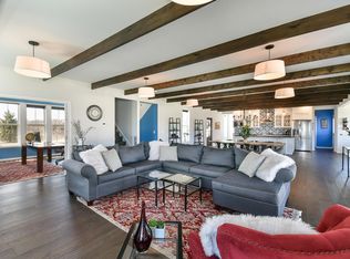 5980 W Chapel Hill Rd, Mequon, WI 53097