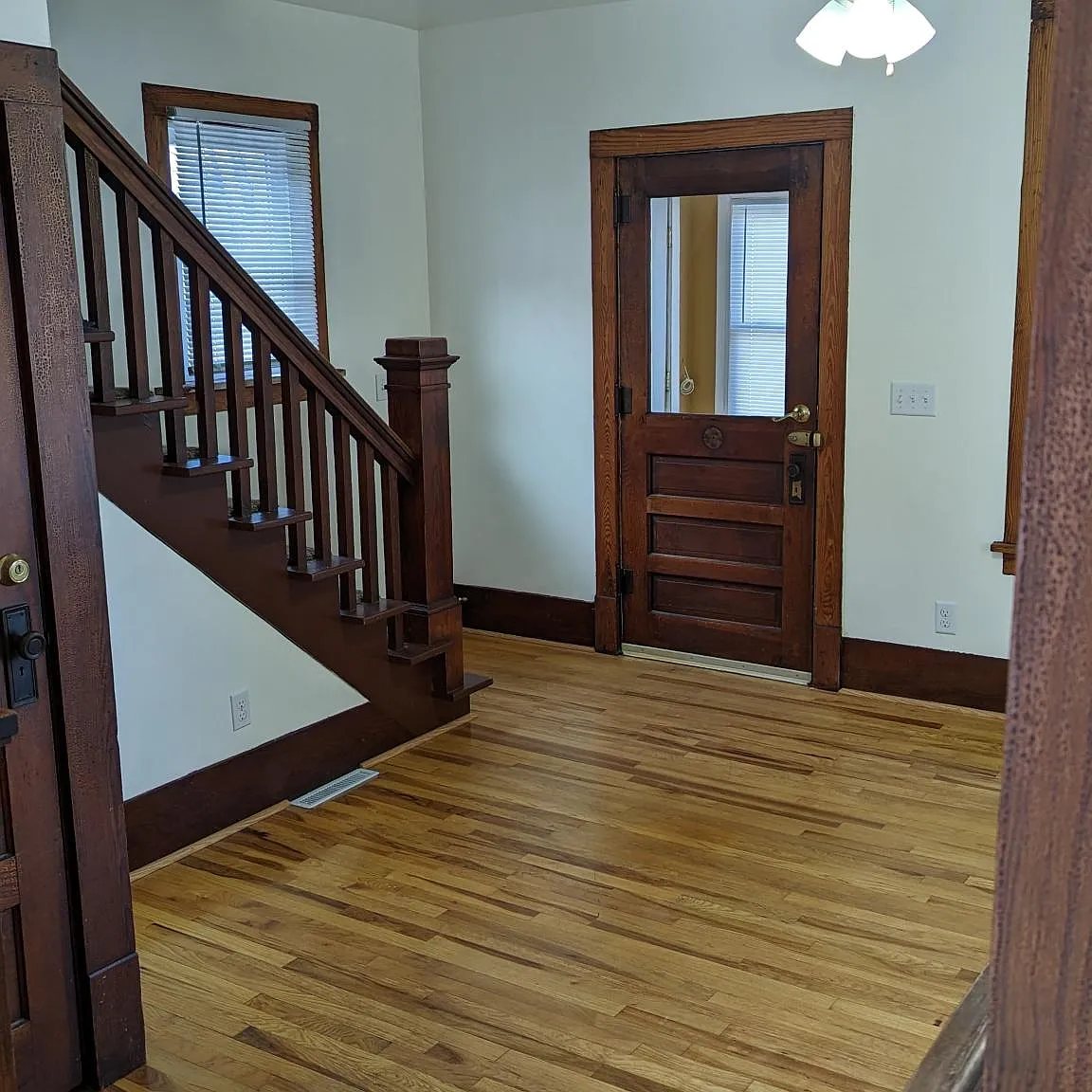 2 bed, 900 sqft, $1,100 — Photo 3