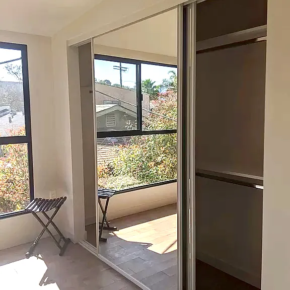 654 N Virgil Ave #214 — Photo 4