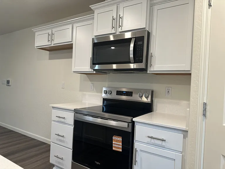 332 Halisan Ct — Photo 5