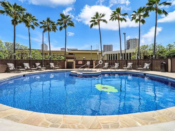 581 Kamoku St APT 908, Honolulu, HI 96826
