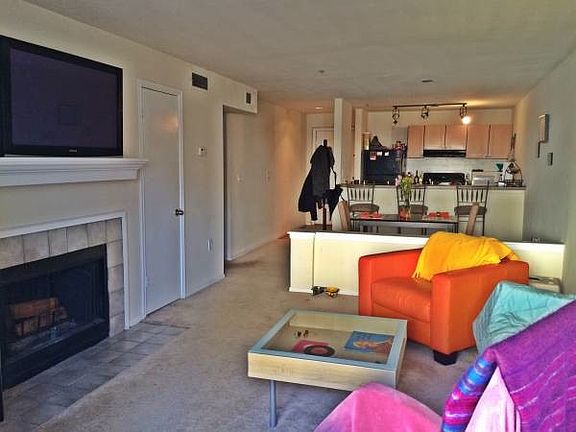 5th image of 601 Saint Paul St APT C