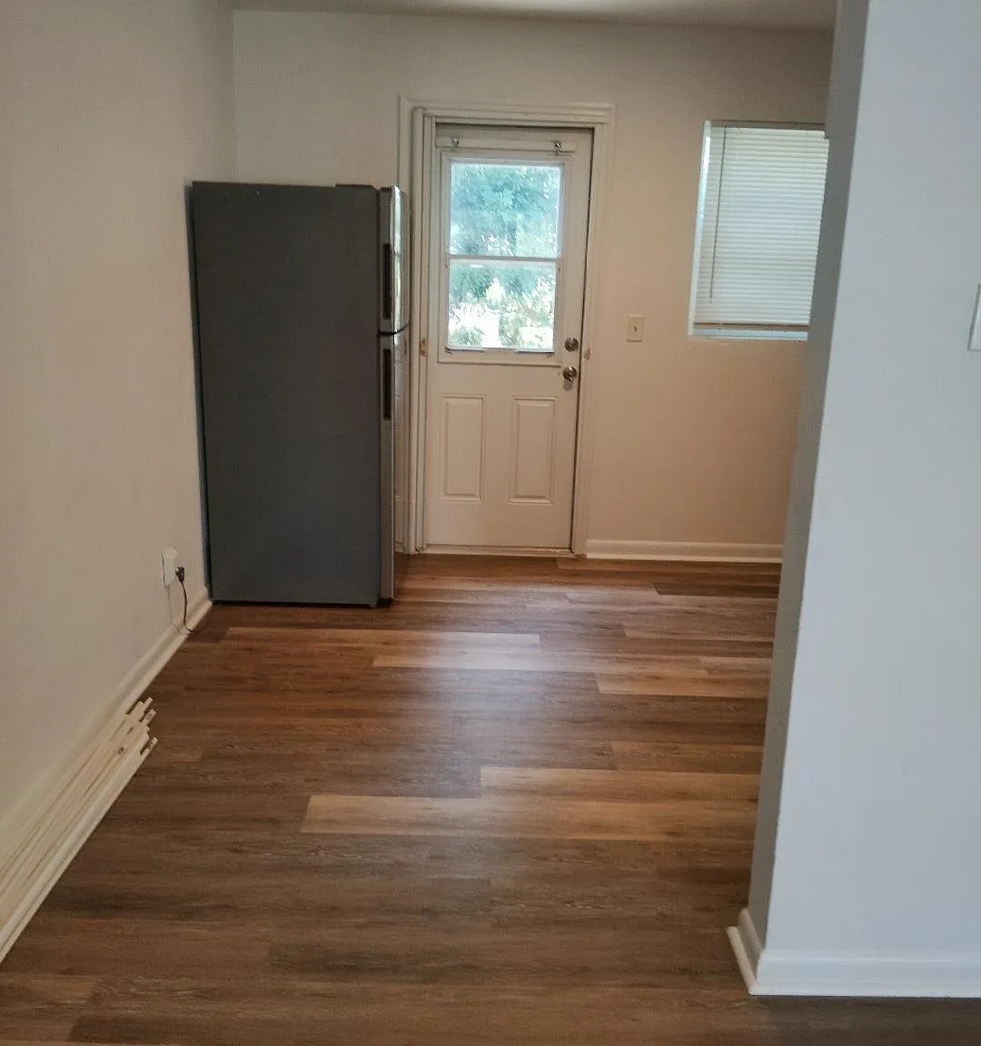 2 bed, 1.0 bath, 940 sqft, $2,350 — Photo 4