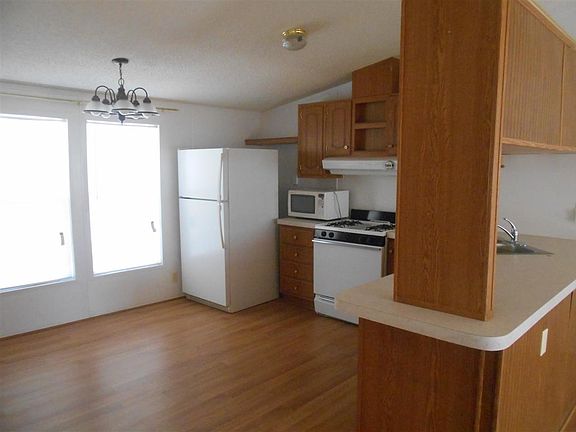3rd image of 11776 S Betty Ln