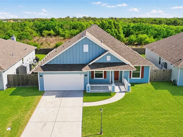 157 Shady Terrace Ln, Rockport, TX 78382