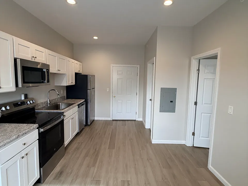 337 Main St #8